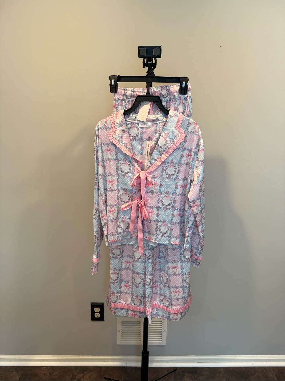 Altar'd State Pink & White Floral Two-Piece Pajama Set with Lace Trim - Picture 4 of 6